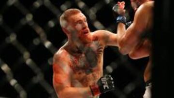 Conor McGregor pelea con Nate Diaz durante el UFC 196 celebrado el pasado 5 de marzo en el MGM Grand Garden Arena de Las Vegas.