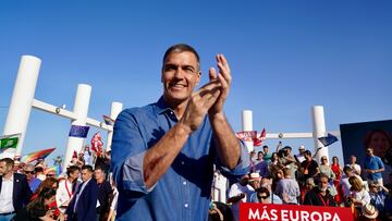 El secretario general del PSOE y presidente del Gobierno, Pedro S¨¢nchez, interviene en un acto de campa?a por el 9J. A 05 de junio de 2024, en Benalm¨¢dena, M¨¢laga (Andaluc¨ªa, Espa?a). El secretario general del PSOE y presidente del Gobierno, Pedro S¨¢nchez, ha participado en un acto de campa?a por el 9J junto a la cabeza de lista del PSOE al Parlamento Europeo y vicepresidenta tercera del Gobierno, Teresa Ribera, y el secretario general del PSOE-A, Juan Espadas, en el Recinto Ferial Los Nadales de Benalm¨¢dena, M¨¢laga.
05 JUNIO 2024
?lex Zea / Europa Press
05/06/2024