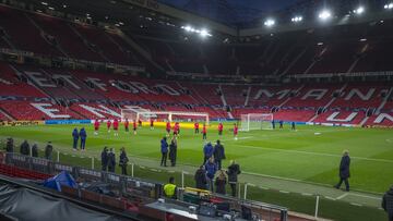 El Atlético en Old Trafford, donde olvidó su pizarra táctica.