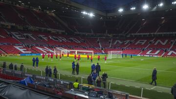 El Atl&eacute;tico en Old Trafford, donde olvid&oacute; su pizarra t&aacute;ctica.