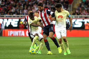 El Clásico Nacional del Fútbol Mexicano entre América y Chivas se vivirá en octubre, correspondiente a la jornada 10 de Liga MX. Su fecha original estaba pactada para el 23 septiembre, pero por el sentido sismo del 19-S, la fecha fue reprogramada para el 18 de octubre a las 21:00 horas en el Estadio Azteca.  