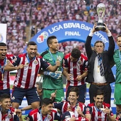 Uno por uno: Así sería el 11 de Chivas para defender su título