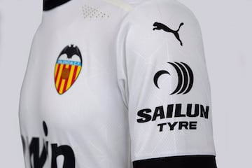 Así son las nuevas equipaciones del Valencia para la 20-21