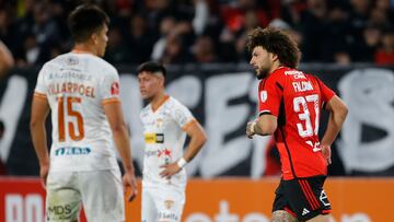 El jugador de Colo Colo, Maximiliano Falcón, celebra su gol contra Cobreloa durante el partido de Copa Chile disputado en el estadio Monumental en Santiago, Chile.