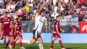 Futbol, Colo Colo vs Deportes La Serena
Fecha 16, Liga de Primera 2025
El jugador de Colo Colo Vicente Pizarro, festeja su gol junto a sus compañeros de equipo durante el partido de primera division disputado en el Estadio Monumental David Arellano en Santiago, Chile.
19/07/2025
Pepe Alvujar/Photosport
Football, Colo Colo vs Deportes La Serena
16th turn, First Division League 2025
Colo Colo player Vicente Pizarro, celebrates his goal with his teammates during the first division match played at the David Arellano Monumental Stadium in Santiago, Chile.
07/19/2025
Pepe Alvujar/Photosport
