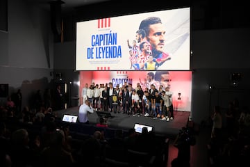 El Atlético de Madrid homenajeó en el estadio Cívitas Metropolitano a Koke por ser el jugador rojiblanco con más partidos de la historia del club. 