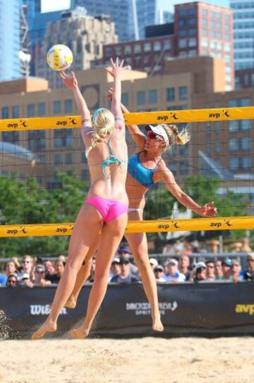 Campeonato femenino de voley playa Abierto de Hudson River Park de Nueva York.