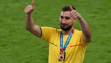 Italy&#039;s goalkeeper Gianluigi Donnarumma gestures after Italy won the UEFA EURO 2020 final football match between Italy and England at the Wembley Stadium in London on July 11, 2021. (Photo by FACUNDO ARRIZABALAGA / POOL / AFP)