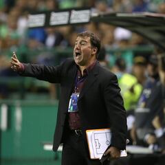 Néstor Lorenzo, ganador del Torneo Apertura de Perú