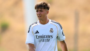 Víctor Valdepeñas, con el Castilla.