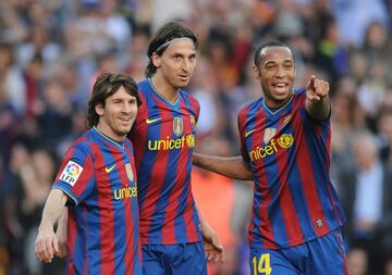 * Llegó para la temporada 2009 - 2010, en donde se completó el 'sextete' con la Supercopa de España, Supercopa de Europa y el Mundial de Clubes.