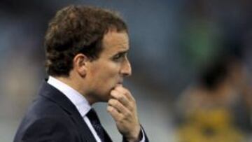 El entrenador de la Real Sociedad, Jagoba Arrasate, durante el partido de Liga de Primera División que Real Sociedad y Málaga CF disputan esta noche en el estadio de Anoeta, en San Sebastián.