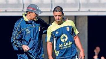 <b>EN EL PUNTO DE MIRA. </b>Sergio Kresic dialoga con Guayre en un entrenamiento del equipo amarillo.