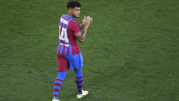 08/08/21 PRESENTACION DEL EQUIPO PLANTILLA DEL BARCELONA A LA AFICION SEGUIDORES ANTES DEL
PARTIDO AMISTOSO DE PRETEMPORADA
Trofeo Joan Gamper 2021
FC Barcelona - Juventus Turin
COUTINHO