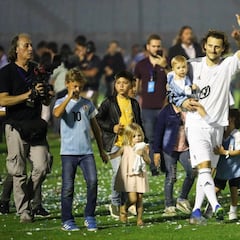 Espectacular despedida a Forlán en Montevideo