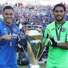 A Cruz Azul se le niega la liga, pero se refugia en copas