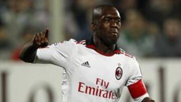 El Milan no cede ante la presión del Nápoles