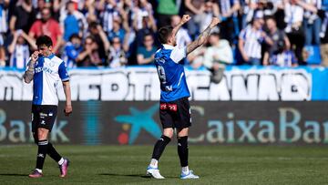 Joselu Mato celebra su gol al Rayo.