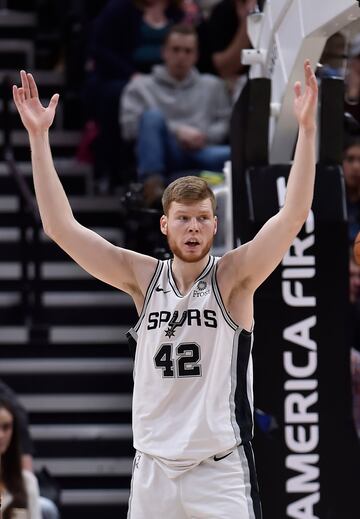 Bertans, 26 años, San Antonio Spurs.