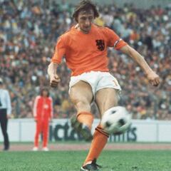 Cruyff: Five great goals by the Barcelona and Holland legend