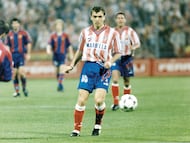 Firmado como un desconocido, su golpeo a balón parado todavía se recuerda entre la afición del Atlético. Y el ramo de flores que acompaña al córner en su honor. Tres temporadas de rojiblanco, su gol de cabeza en la final de la Copa para derrotar al Barcelona y sus golpeos icónicos de falta directa. Uno de los fichajes de mejor rendimiento en la historia del club.