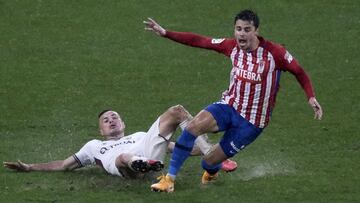 Reparto de puntos sobre un campo convertido en una piscina