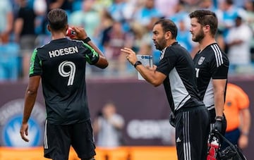 Ríos en su labor de asistente técnico. 