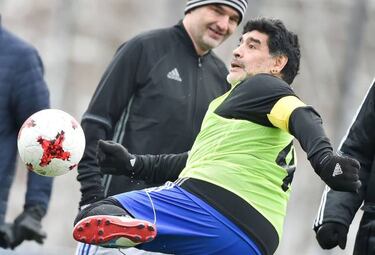 Football legends divided on merits of expanded World Cup