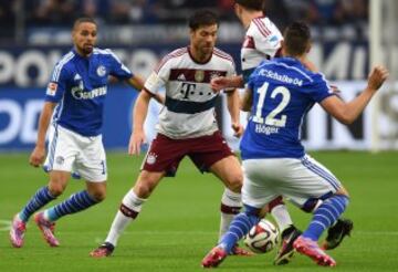 Xabi Alonso debutó con el Bayern el 30 de agosto de 2014 ante el Schalke.