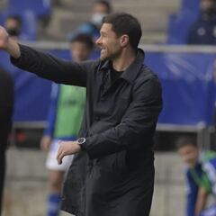 Xabi Alonso modela la futura medular de la Real