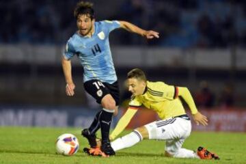 Uruguay golea a Colombia 3-0 en el Centenario