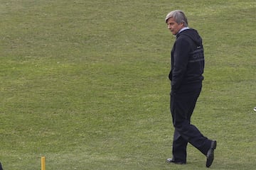 Así se vivió el tradicional Arengazo horas antes del Superclásico. Harold Mayne-Nicholls participó del evento. El vicepresidente acompañó a Aníbal Mosa.