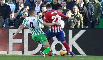 Morata sufrió un posible penalti contra el Betis.