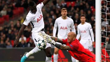 Davinson Sánchez jugó los 90 minutos en el triunfo 3-0 de Tottenham ante APOEL
