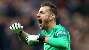Dubravka signs six-year deal with Newcastle United