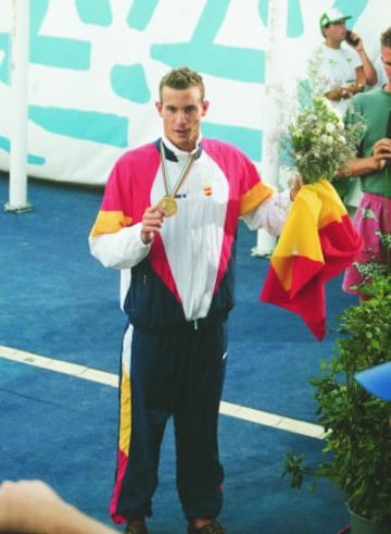 Otro oro, el de Martín López-Zubero en Natación en la competición de 200 metros espalda. 