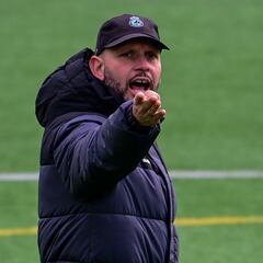 José Alberto deja atrás a Felines