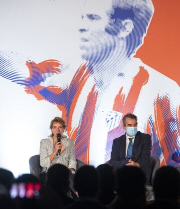 Atlético Madrid unveil new Luis Aragonés statue at the Wanda Metropolitano