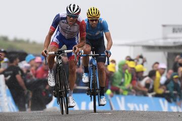 Thibaut Pinot y Mikel Landa hacen un esfuerzo final para llegar a la meta a pocos segundos de Simon Yates y poder recortar segundos al líder Alaphilippe.