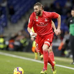 Vean la exhibición futbolística de Benzema: caño delicioso, doblete, pases de fantasía...