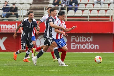 Ramón Vila y el larguero salvan al Eldense ante el Algeciras