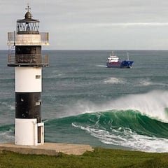 Illa Pancha Challenge: a la espera de olas gigantes en Galicia