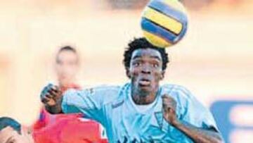 <b>AL ALZA. </b>El nigeriano Sunny está siendo seguido por clubes importantes.