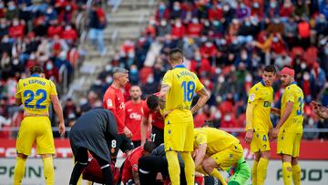 MALLORCA, SPAIN - FEBRUARY 05: Angel Luis Rodriguez of RCD Mallorca lies over the pitch during the LaLiga Santander match between RCD Mallorca and Cadiz CF at Estadio de Son Moix on February 05, 2022 in Mallorca, Spain. (Photo by Cristian Trujillo/Quality Sport Images/Getty Images)