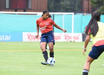 La Selección Colombia Femenina Sub 17 trabaja en Bogotá previo a su viaje a Uruguay, el próximo viernes 25 de febrero. El equipo nacional debutará en el Sudamericano ante Perú.