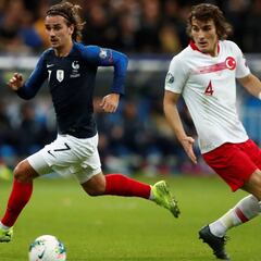 Francia empata ante Turquía y no consigue el liderato de grupo