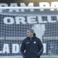 Juan Carlos Garrido se estrena frente a un Sporting lanzado