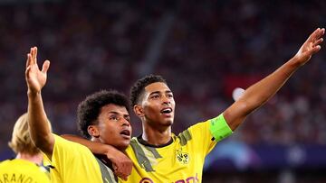 Bellingham (izquierda), con Adeyemi tras ganar en Sevilla.