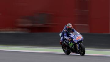 Spain's Maverick Vinales rides his Yamaha during the MotoGP race of Argentina's Motorcycle Grand Prix at the Termas de Rio Hondo circuit in Argentina, Sunday, April 9, 2017.(AP Photo/Natacha Pisarenko)