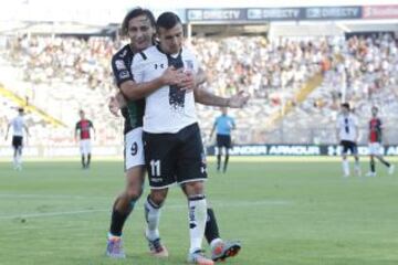 Renato Ramos abraza a Gonzalo Fierro